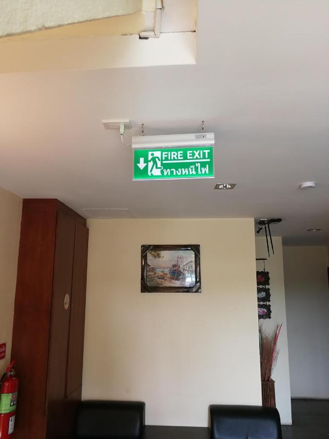 De Nawarat Chiangmai Boutique Apartment Chiang Mai Bagian luar foto